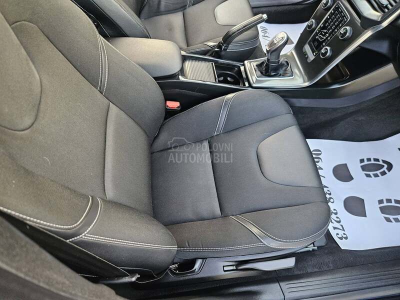 Volvo V40 1.6 D2 MOMENTUM