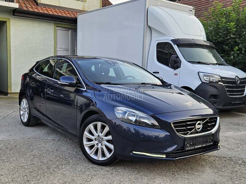 Volvo V40 1.6 D2 MOMENTUM