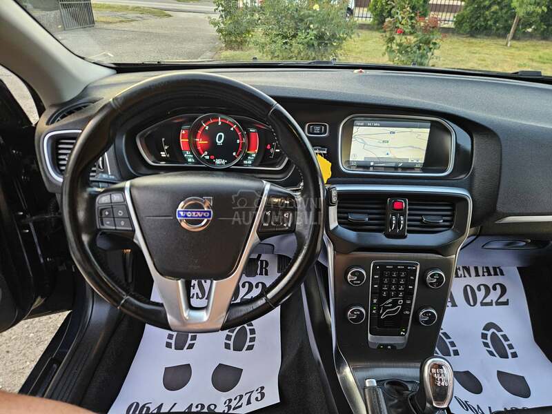 Volvo V40 1.6 D2 MOMENTUM