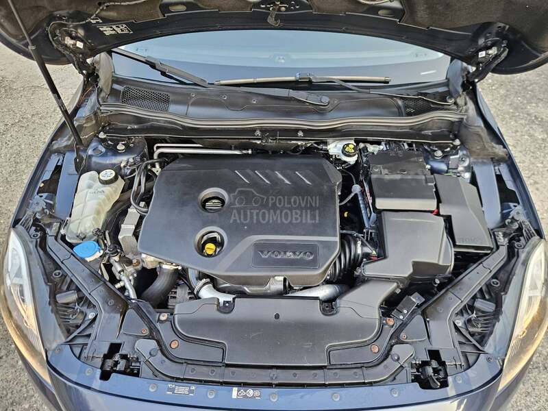 Volvo V40 1.6 D2 MOMENTUM