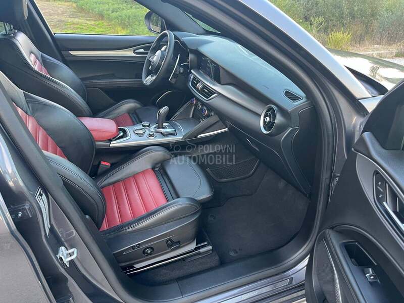 Alfa Romeo Stelvio VELOCE Q4