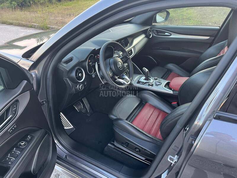 Alfa Romeo Stelvio VELOCE Q4
