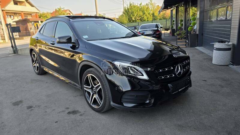 Mercedes Benz GLA 180 AMG Line