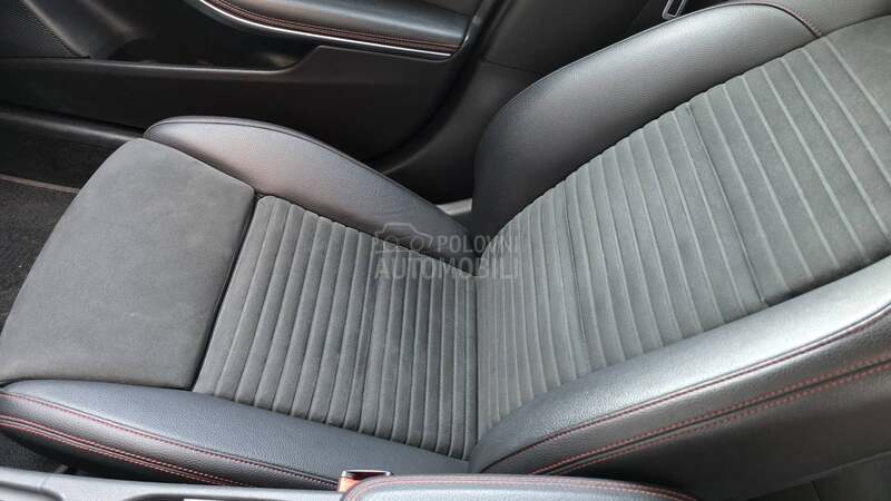Mercedes Benz GLA 180 AMG Line