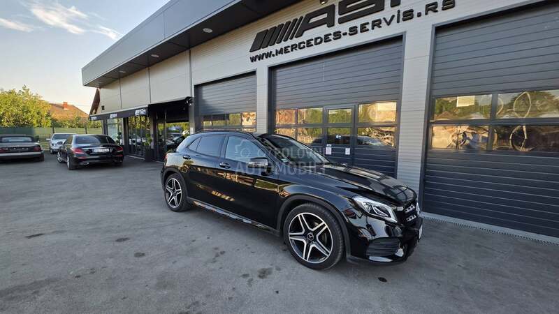 Mercedes Benz GLA 180 AMG Line
