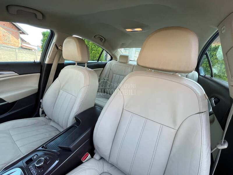 Opel Insignia 2.0CDTI/AUT/XEN