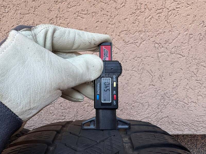 Pirelli 235/45 R18 Zimska
