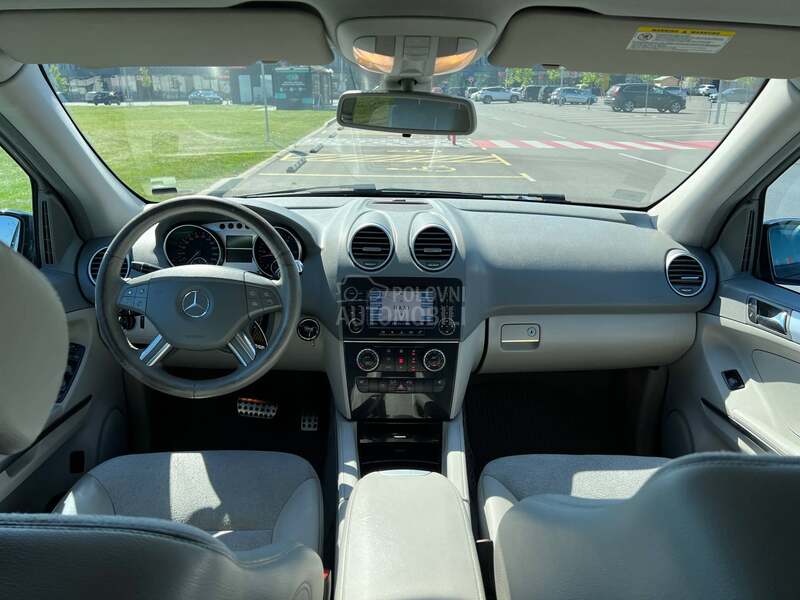 Mercedes Benz ML 320 