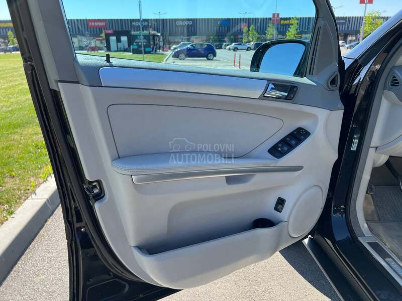 Mercedes Benz ML 320 