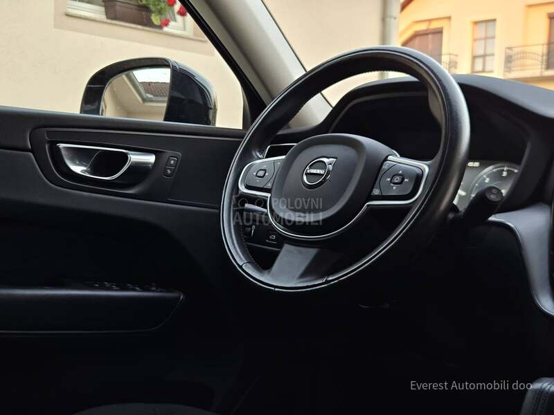 Volvo XC60 2.0 B4/MILD HYBRID/