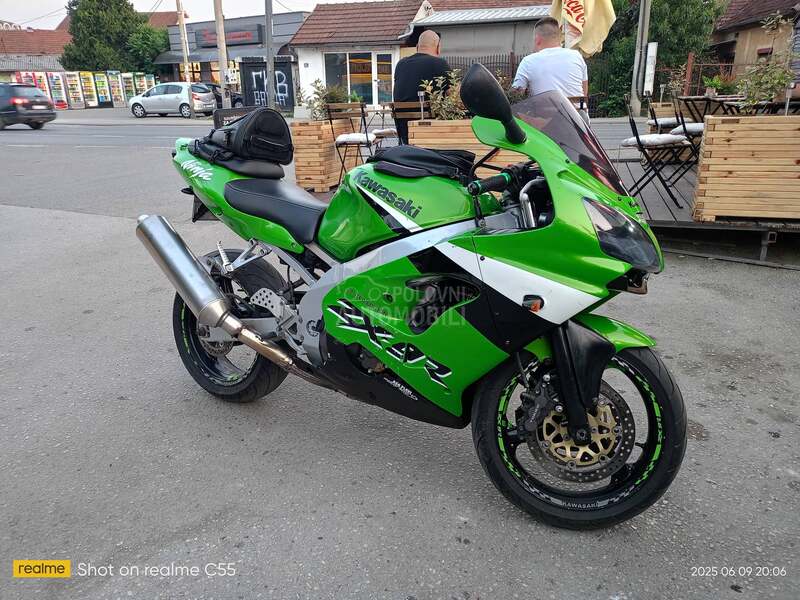 Kawasaki ZX9R