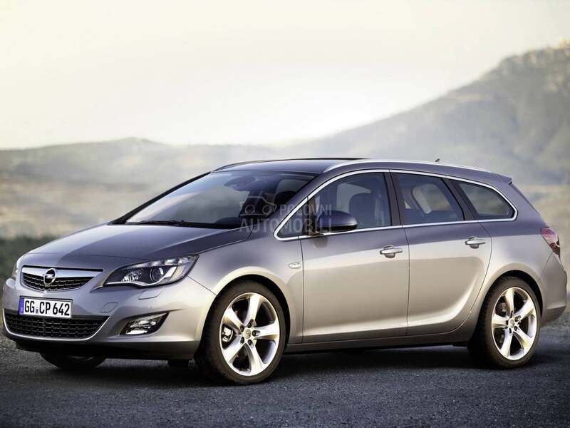 Opel Astra J 2013. god. -  kompletan auto u delovima
