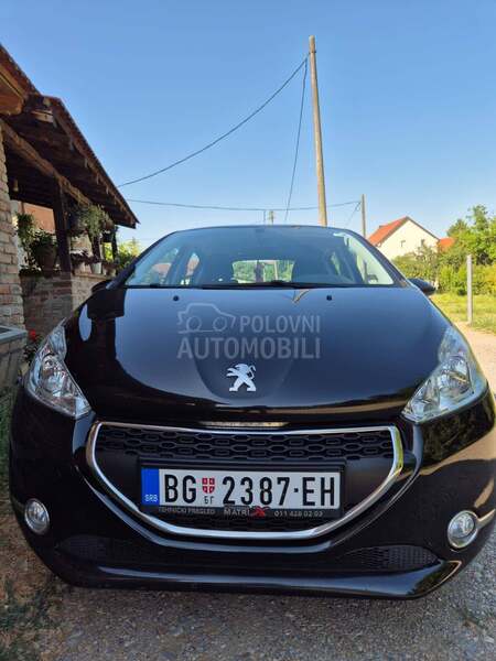 Peugeot 208 