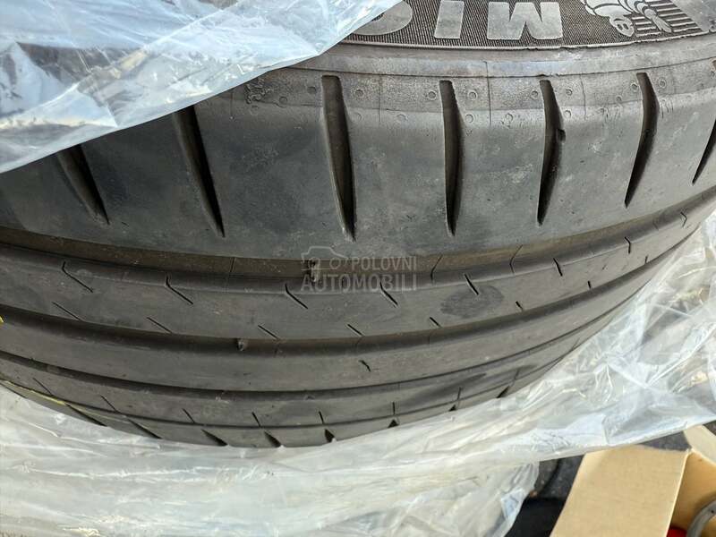 Michelin 235/35 R19 Letnja
