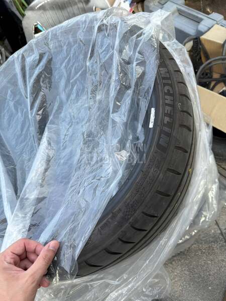 Michelin 235/35 R19 Letnja