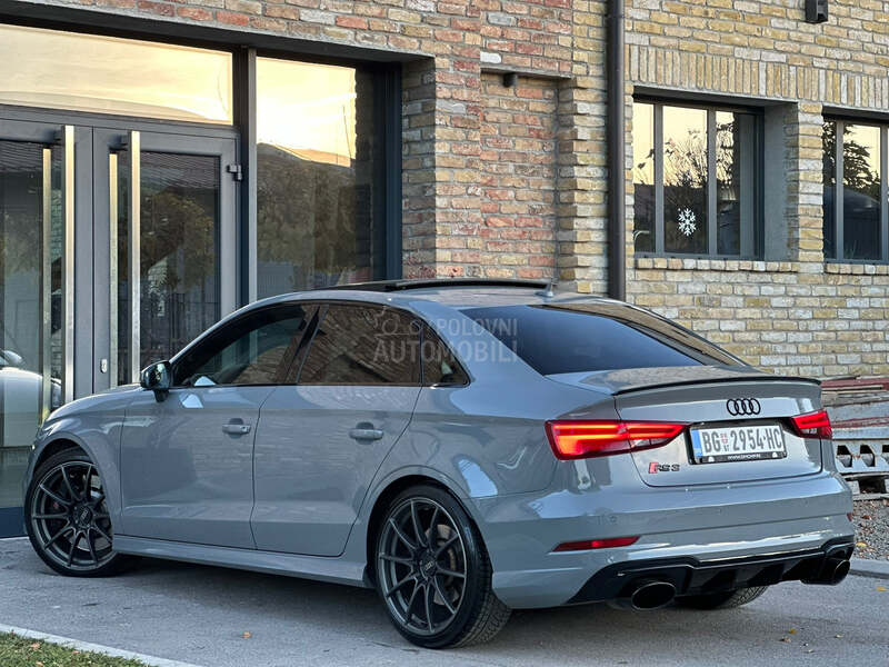 Audi RS3 Matrix