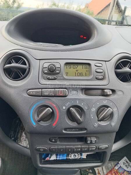 Toyota Yaris 