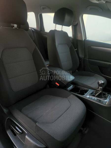 Volkswagen Passat B7 1.6 TDI BLUEMOTION