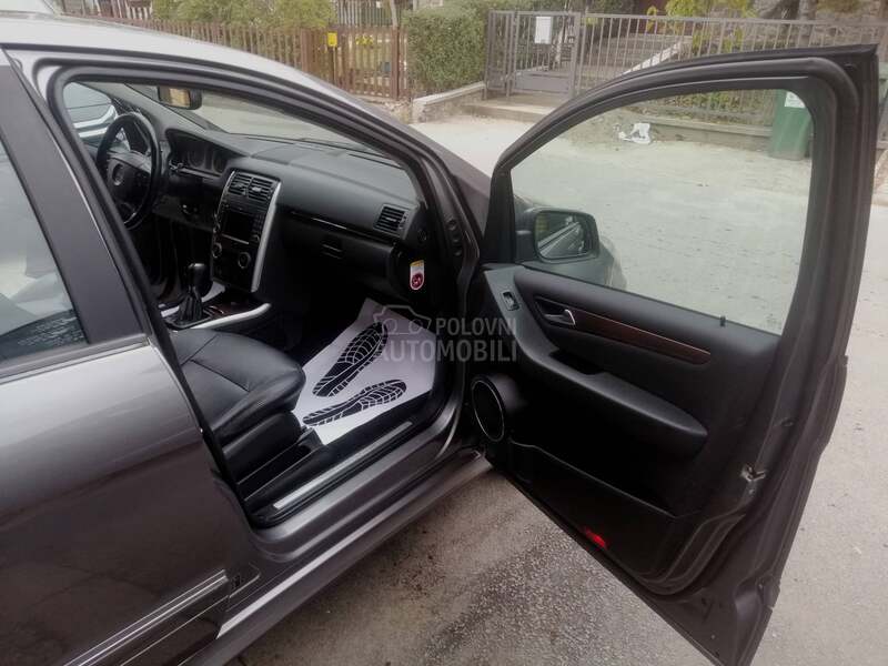 Mercedes Benz B 180 /AVANTGARDE MAX /