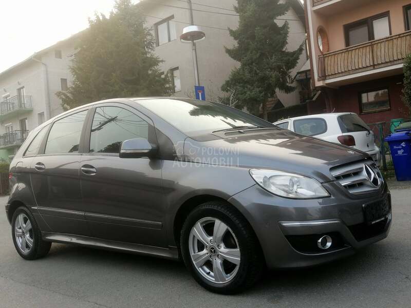 Mercedes Benz B 180 /AVANTGARDE MAX /