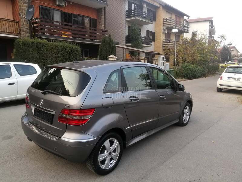 Mercedes Benz B 180 /AVANTGARDE MAX /