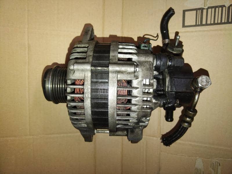 Alternator sa vakum pumpom