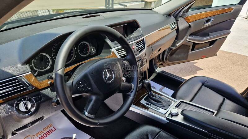 Mercedes Benz E 200 elegance220