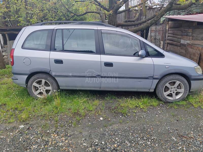 Opel Zafira 