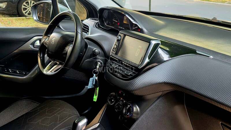 Peugeot 2008 1.6BLUHDI ALLURE