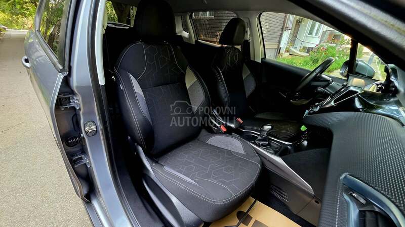 Peugeot 2008 1.6BLUHDI ALLURE