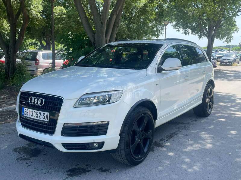 Audi Q7 quattro