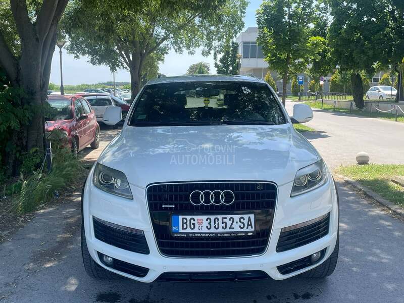 Audi Q7 quattro