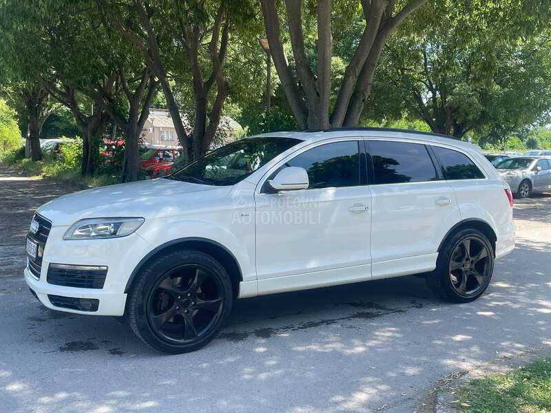 Audi Q7 quattro