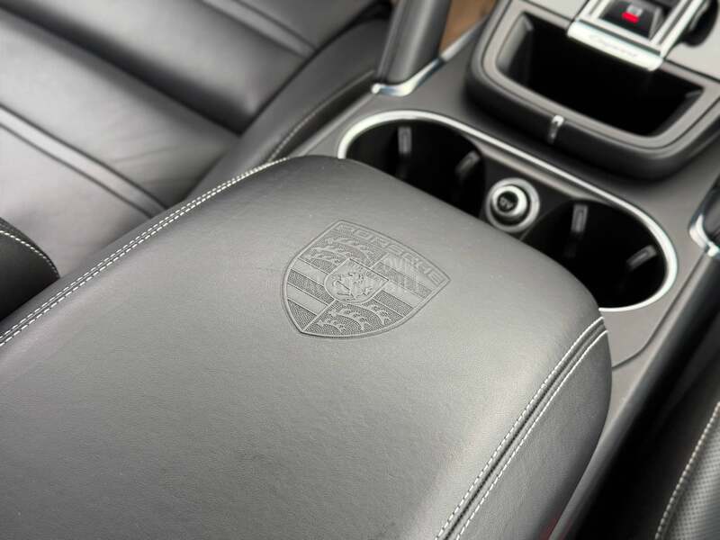 Porsche Cayenne TURBO/Carbon/Burm