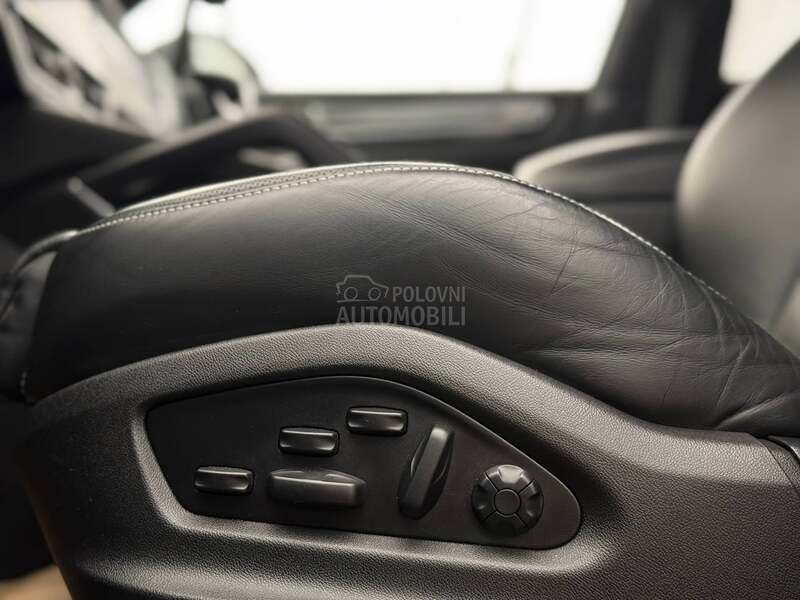 Porsche Cayenne TURBO/Carbon/Burm