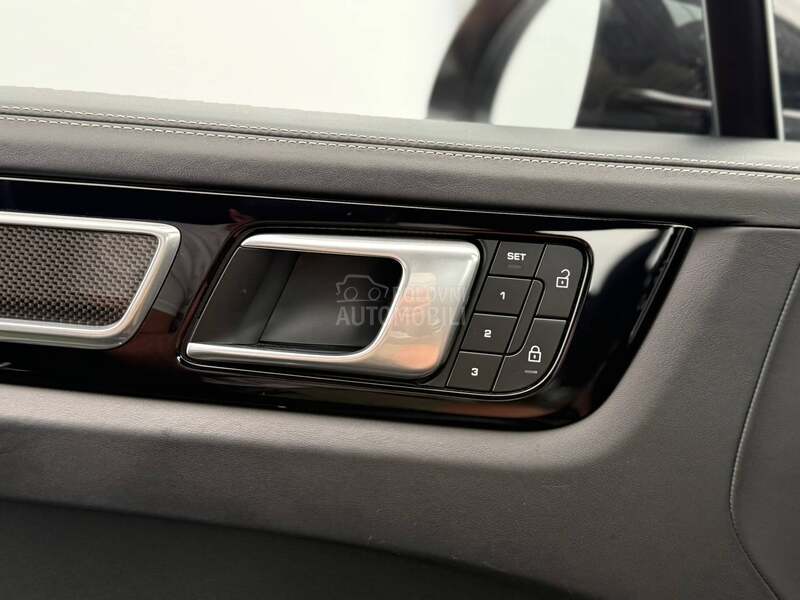 Porsche Cayenne TURBO/Carbon/Burm