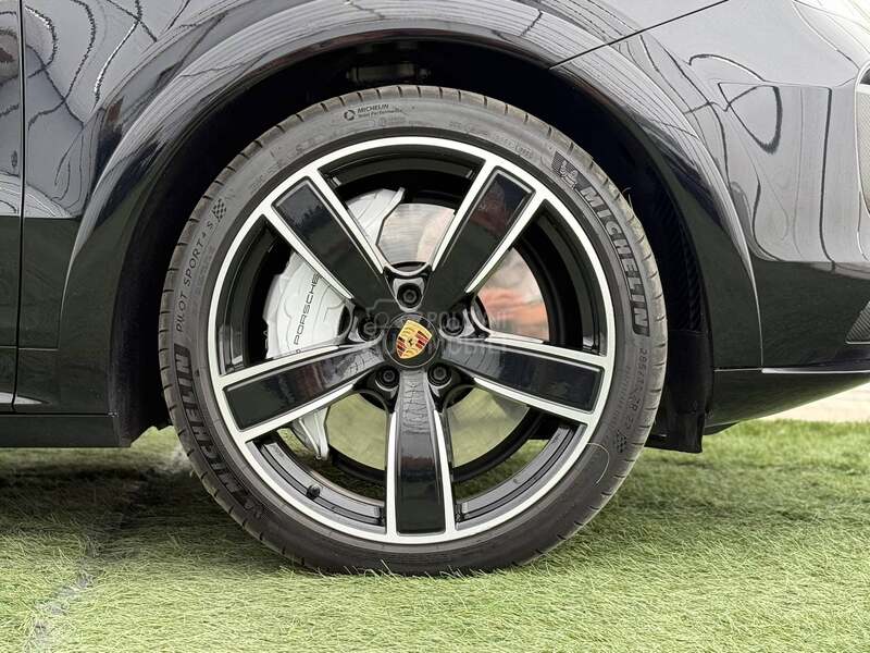 Porsche Cayenne TURBO/Carbon/Burm