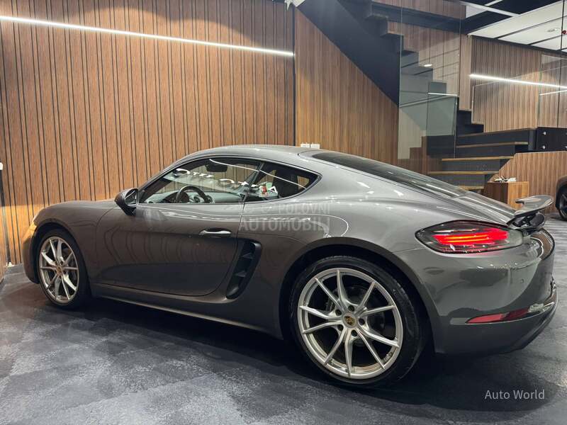 Porsche Cayman 