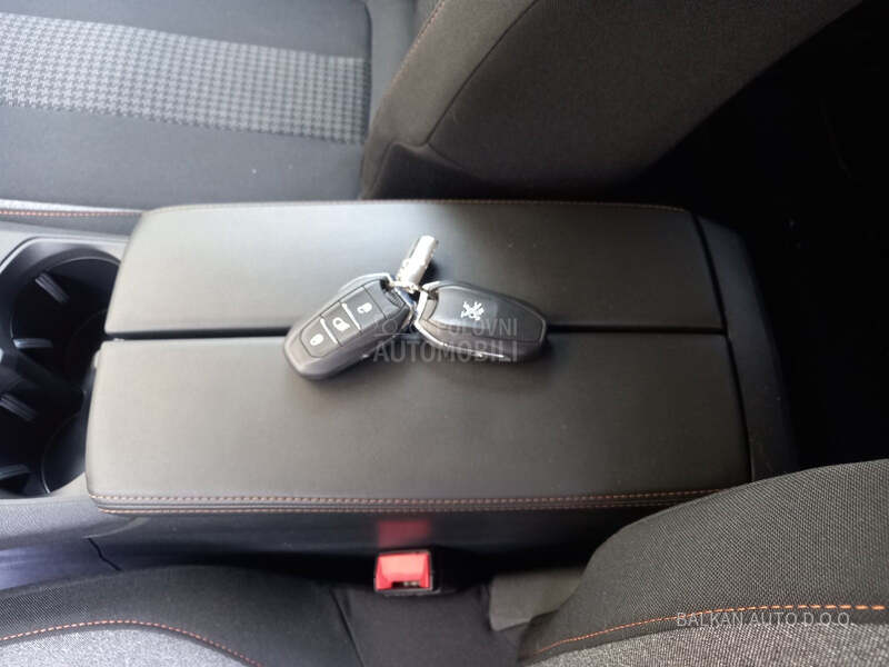 Peugeot 5008 1.5 HDI/7SED/LED/AUT