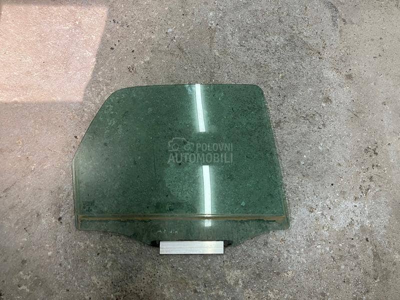 staklo vrata zadnje desno