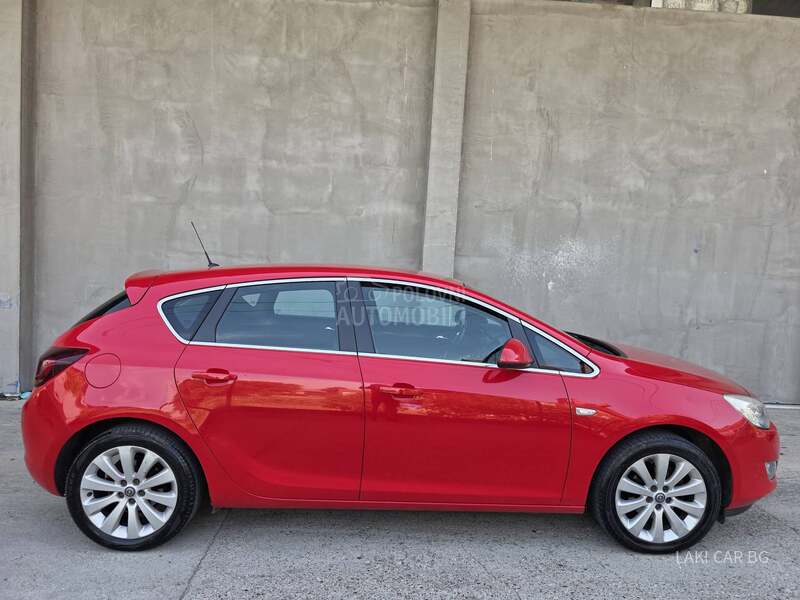 Opel Astra J COSMO 1.4 TB