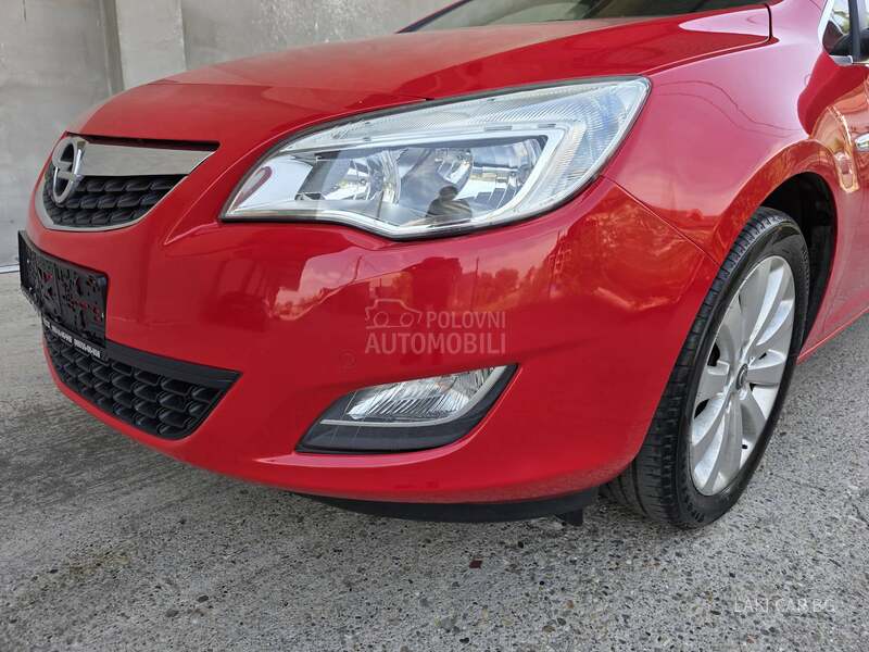 Opel Astra J COSMO 1.4 TB