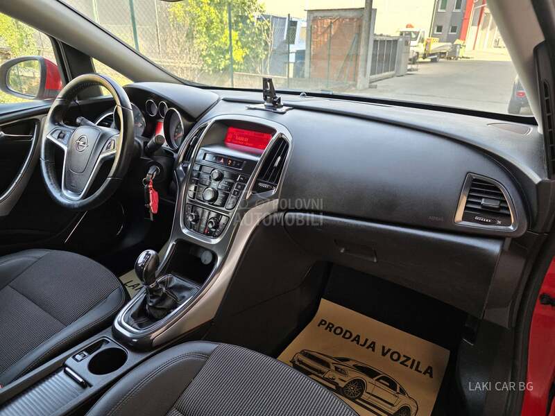 Opel Astra J COSMO 1.4 TB