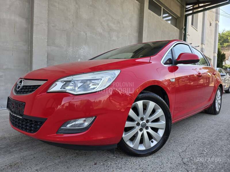 Opel Astra J COSMO 1.4 TB