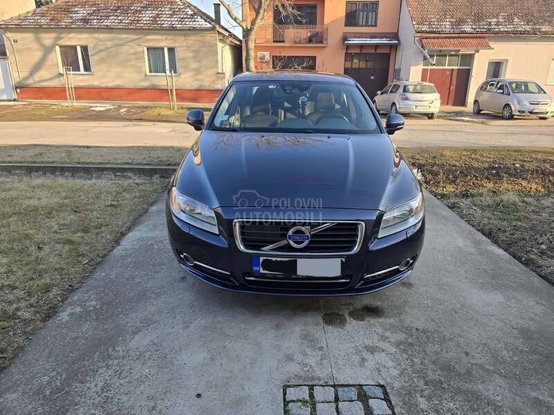 Volvo S80 MOMENTUM