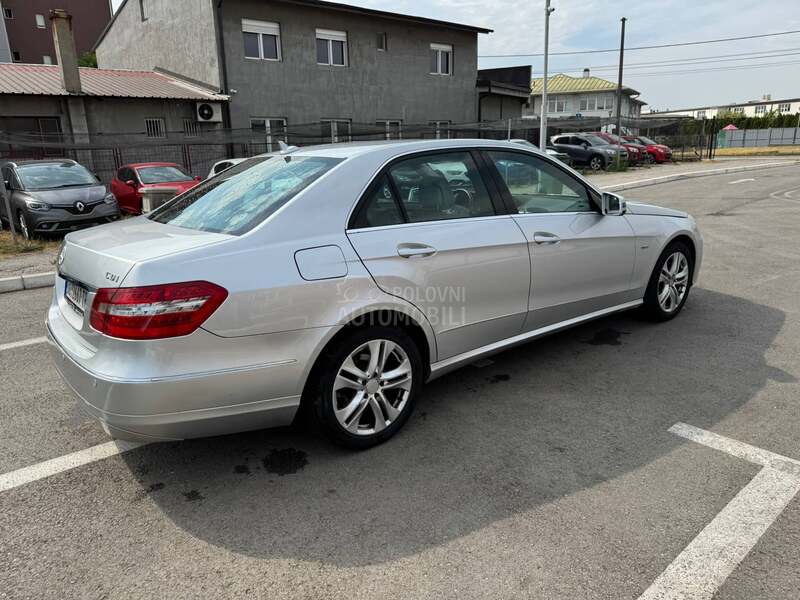 Mercedes Benz E 220 AVANTGARDE