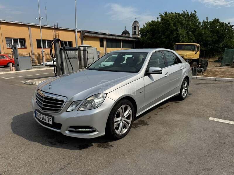Mercedes Benz E 220 AVANTGARDE
