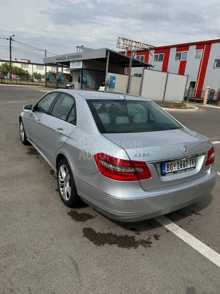 Mercedes Benz E 220 AVANTGARDE