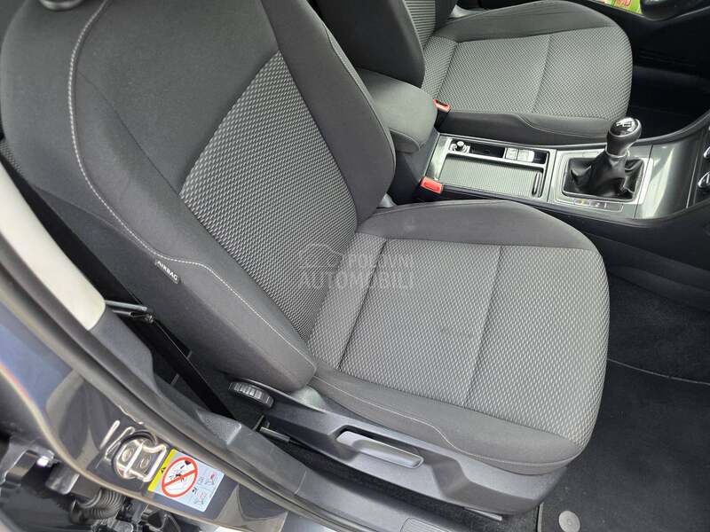Volkswagen Golf 7 1.6TDI//COMFORTLINE/