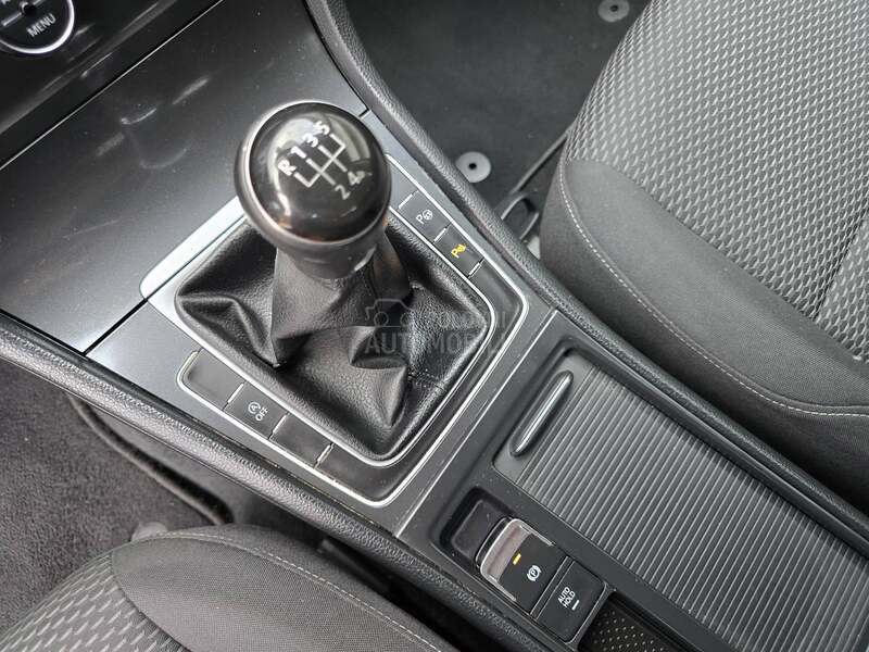 Volkswagen Golf 7 1.6TDI//COMFORTLINE/